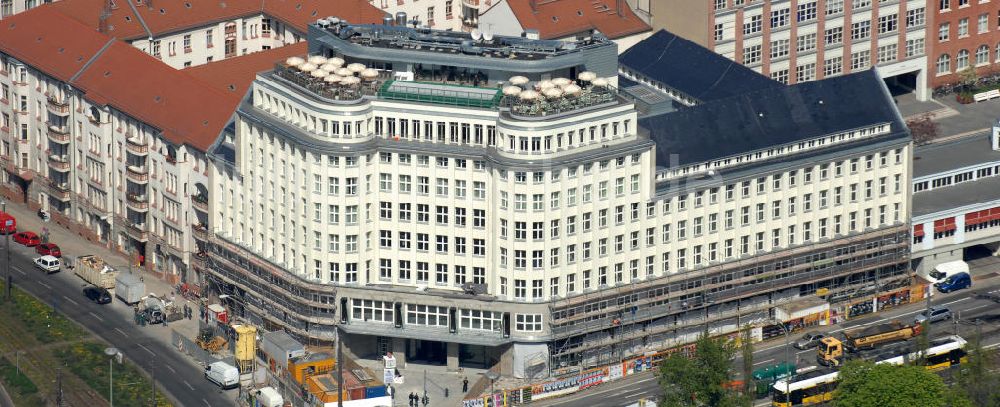 Berlin von oben - restauriertes Haus der Einheit in Berlin- Mitte