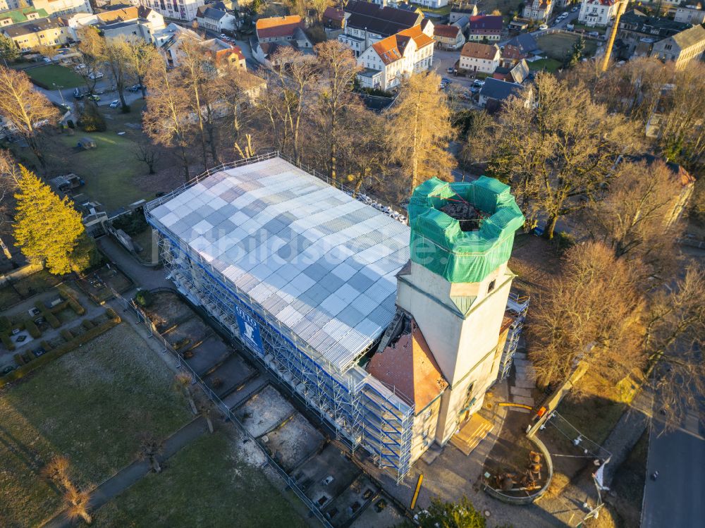 Luftaufnahme Großröhrsdorf - Restaurierung des Kirchengebäude in Großröhrsdorf im Bundesland Sachsen, Deutschland