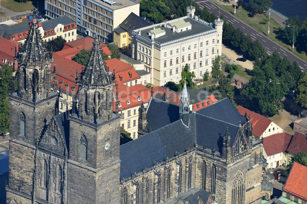 Luftbild Magdeburg - Restaurierung der Türme des Dom zu Magdeburg in Sachsen-Anhalt