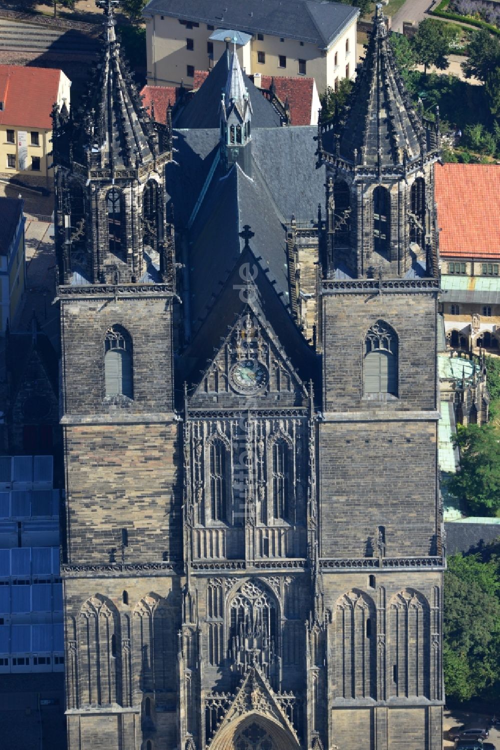 Magdeburg von oben - Restaurierung der Türme des Dom zu Magdeburg in Sachsen-Anhalt