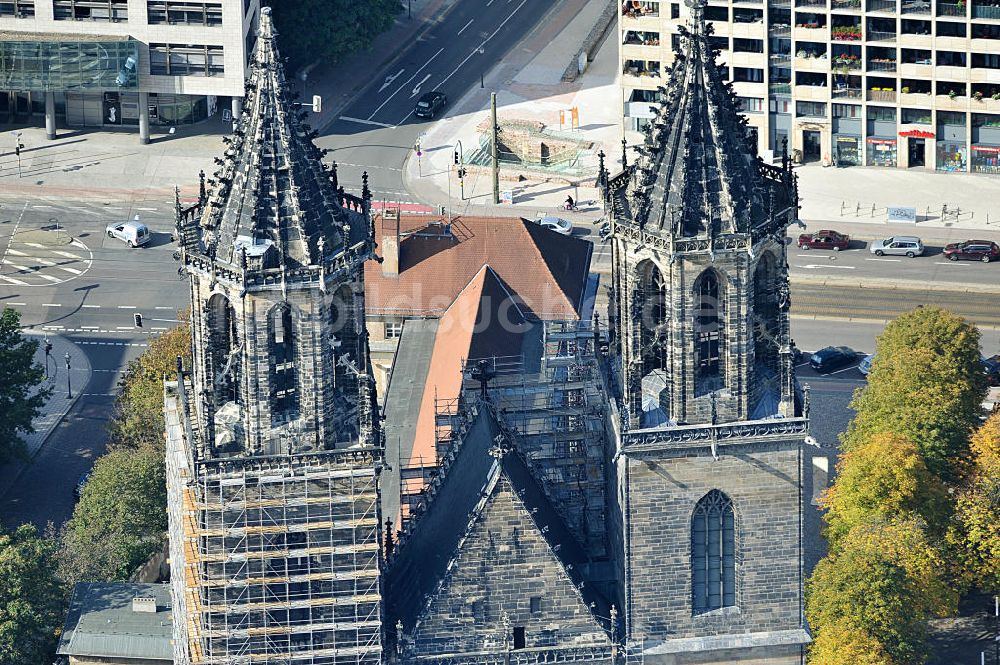 Magdeburg aus der Vogelperspektive: Restaurierung der Türme des Magdeburger Doms