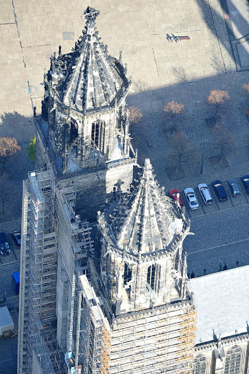 Luftaufnahme Magdeburg - Restaurierung der Türme des Magdeburger Doms