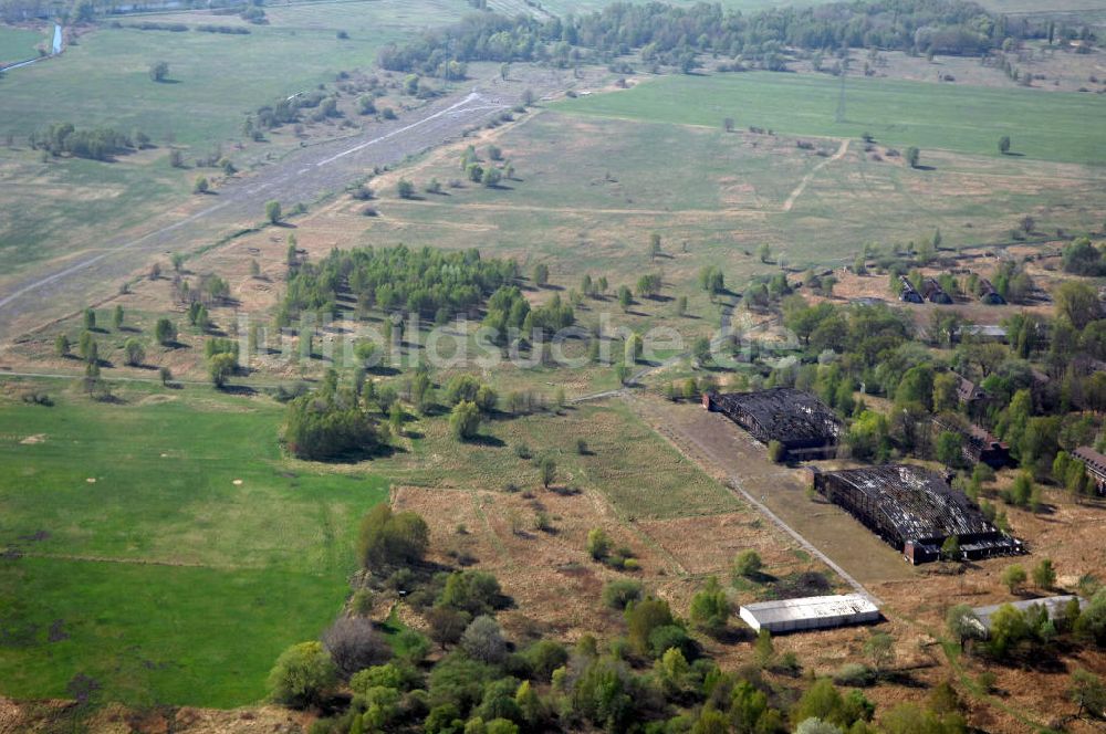 SCHÖNWALDE von oben - Reste des aufgegebenen Flugplatz Schönwalde