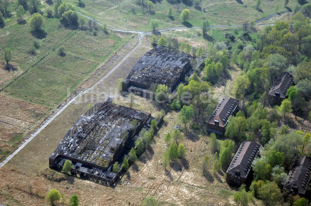 SCHÖNWALDE aus der Vogelperspektive: Reste des aufgegebenen Flugplatz Schönwalde