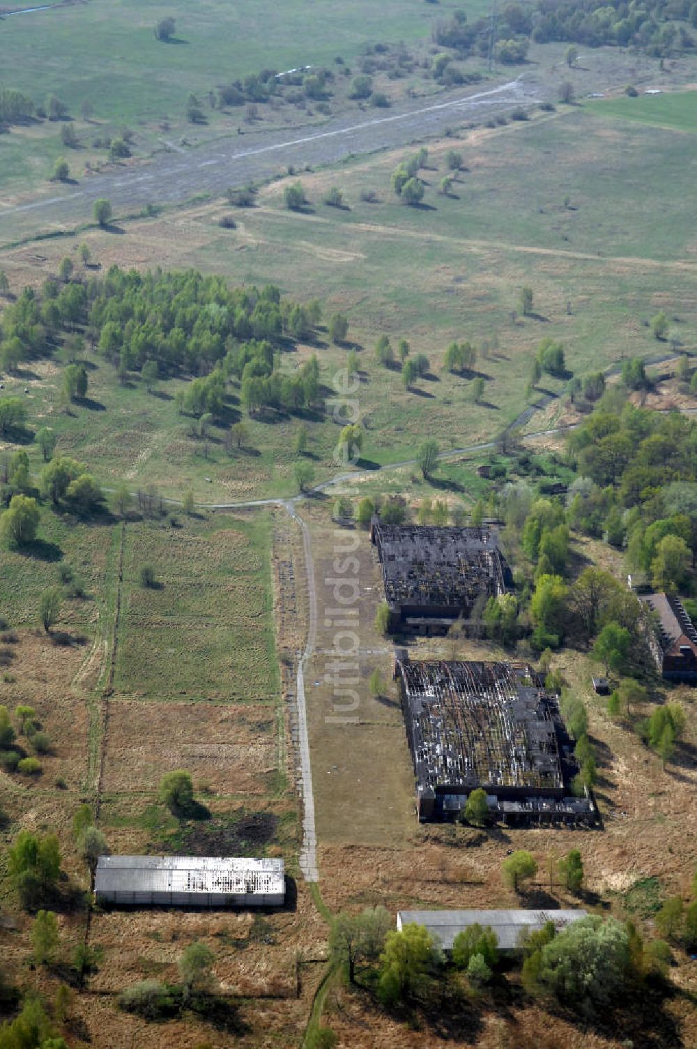 Luftbild SCHÖNWALDE - Reste des aufgegebenen Flugplatz Schönwalde