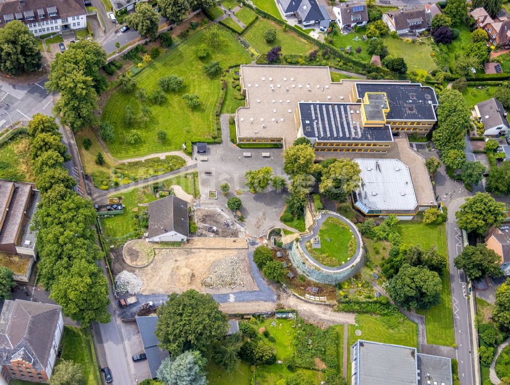 Werl aus der Vogelperspektive: Reste der Ruine am Schlosspark des ehemaligen Schloß des kurfürstlichen Stadtschlosses in Werl im Bundesland Nordrhein-Westfalen, Deutschland