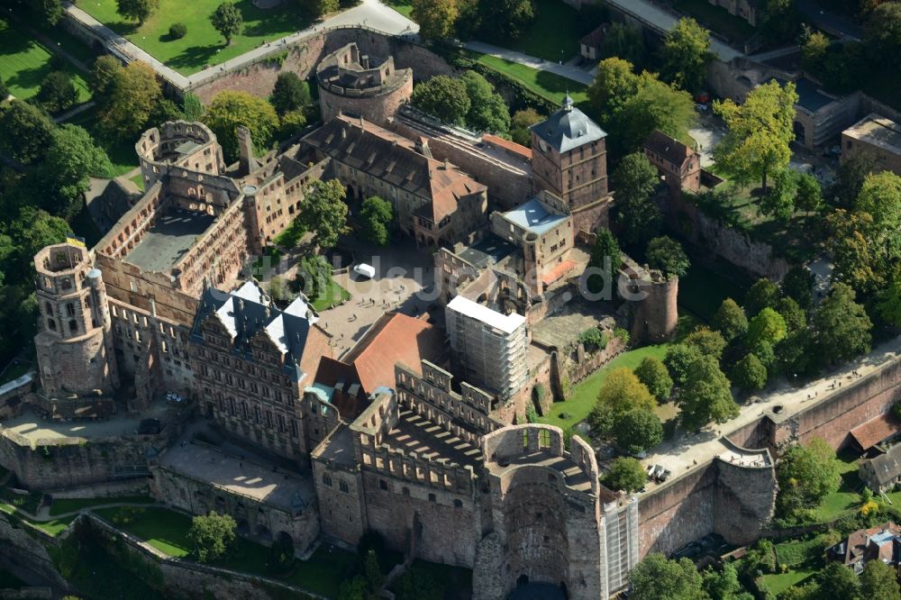 Luftbild Heidelberg - Reste der Ruine am Schlosspark des ehemaligen Schloß Schloss Heidelberg am Schlosshof in Heidelberg im Bundesland Baden-Württemberg