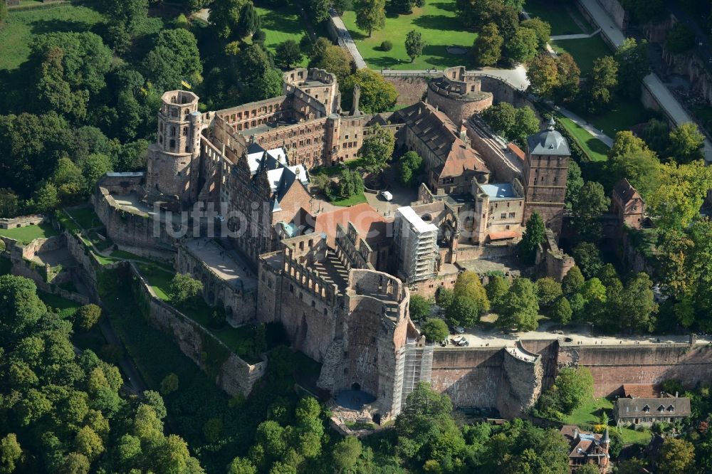 Heidelberg von oben - Reste der Ruine am Schlosspark des ehemaligen Schloß Schloss Heidelberg am Schlosshof in Heidelberg im Bundesland Baden-Württemberg