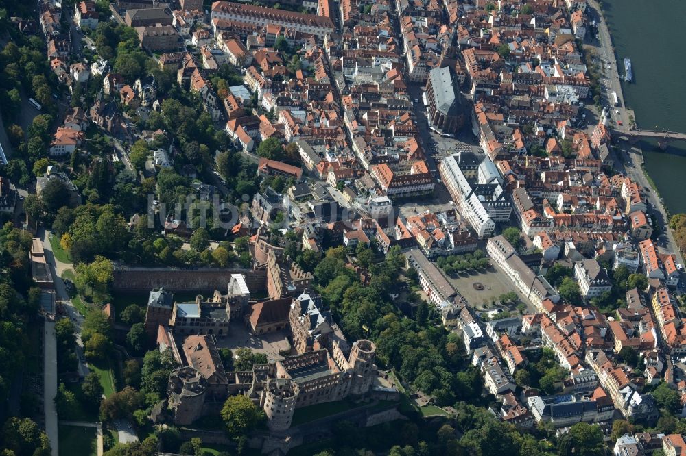 Luftbild Heidelberg - Reste der Ruine am Schlosspark des ehemaligen Schloß Schloss Heidelberg am Schlosshof in Heidelberg im Bundesland Baden-Württemberg