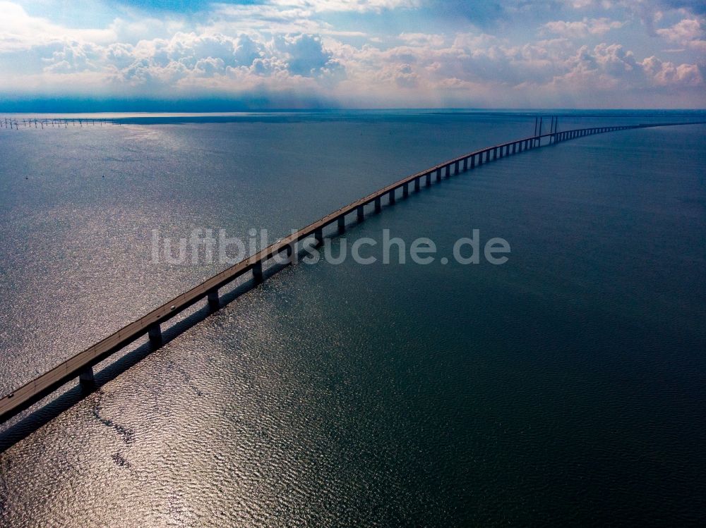 Malmö aus der Vogelperspektive: Öresundbrücke der E-20 über die Ostsee in Malmö in Skane län, Schweden