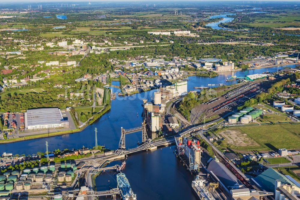 Hamburg von oben - Rethe-Hubbrücke in Hamburg-Mitte / Wilhelmsburg