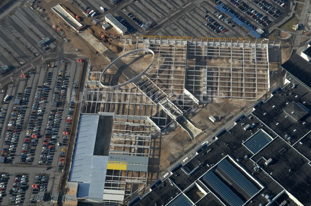 Luftbild Wildau - Revitalisierung und Erweiterungs- Baustelle am Gebäudekomplex des Einkaufszentrum A10 Center im Ortsteil Kiekebusch in Wildau im Bundesland Brandenburg, Deutschland