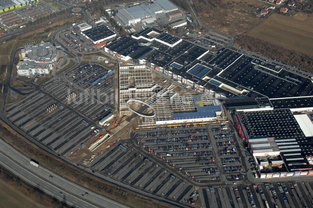 Luftbild Wildau - Revitalisierung und Erweiterungs- Baustelle am Gebäudekomplex des Einkaufszentrum A10 Center im Ortsteil Kiekebusch in Wildau im Bundesland Brandenburg, Deutschland