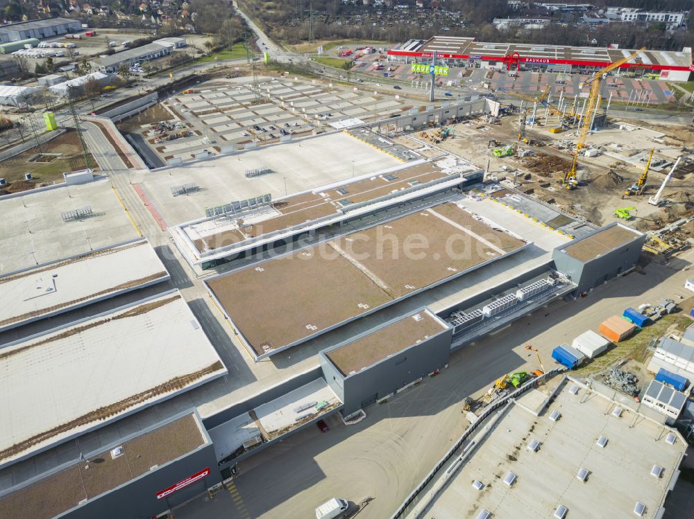 Luftaufnahme Dresden - Revitalisierung und Erweiterungs- Baustelle am Gebäudekomplex des Einkaufszentrum Kaufpark Dresden in Dresden im Bundesland Sachsen, Deutschland