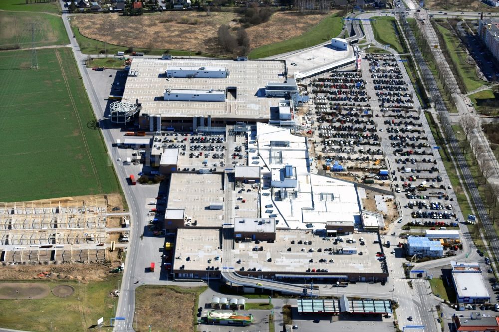 Luftbild Eiche - Revitalisierung und Erweiterungs- Baustelle am Gebäudekomplex des Einkaufszentrum KaufPark Eiche der Unibail-Rodamco Germany GmbH in Ahrensfelde im Bundesland Brandenburg