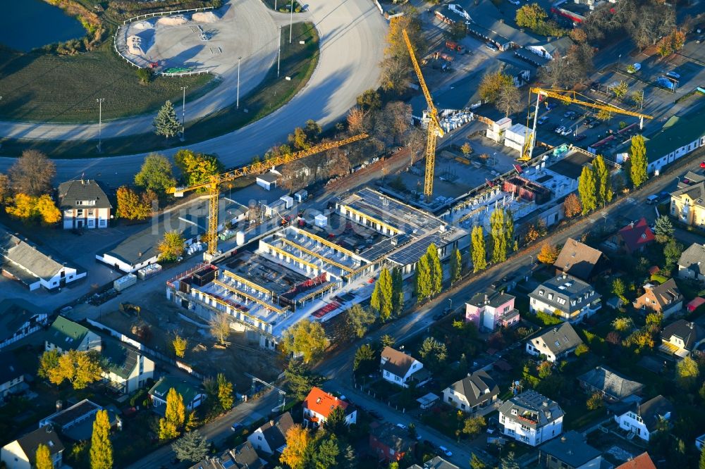 Luftbild Berlin - Revitalisierung und Erweiterungs- Baustelle am Gebäudekomplex des Einkaufszentrum Titlisweg im Ortsteil Mariendorf in Berlin, Deutschland