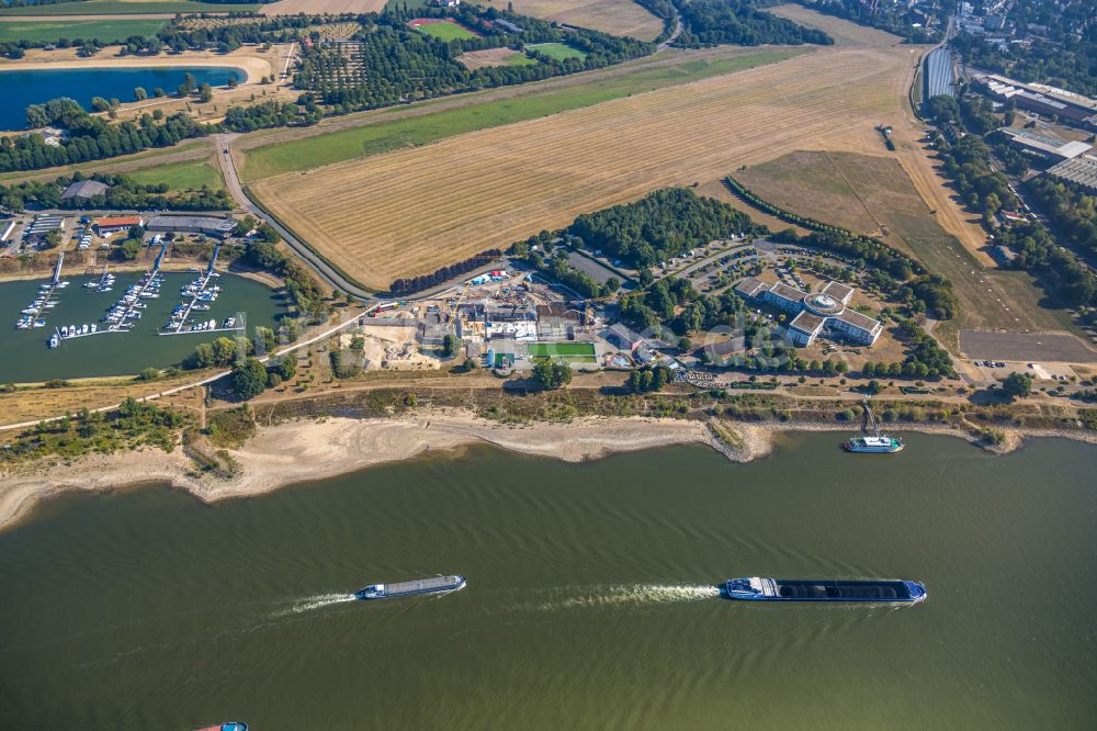 Wesel aus der Vogelperspektive: Revitalisierung des Freibad- Schwimmbeckenanlagen Rheinbad in Wesel im Bundesland Nordrhein-Westfalen, Deutschland