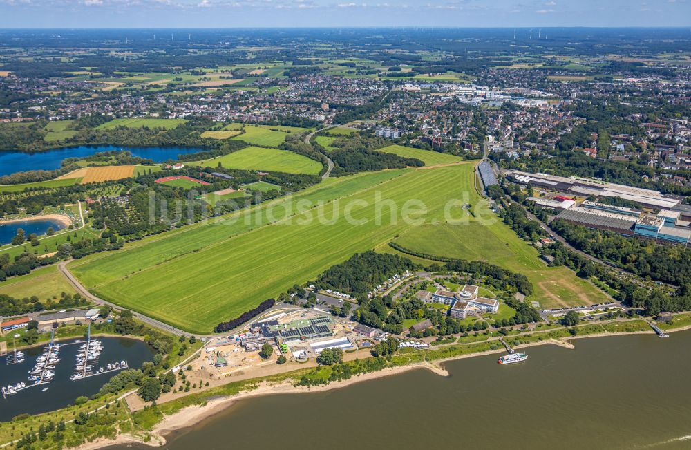 Luftaufnahme Wesel - Revitalisierung des Freibad- Schwimmbeckenanlagen Rheinbad in Wesel im Bundesland Nordrhein-Westfalen, Deutschland