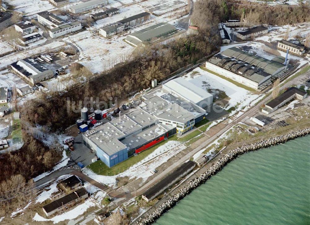 Saßnitz / Rügen - MV von oben - RÜGEN-FISCH Werk am Hafen Saßnitz auf der Insel Rügen.