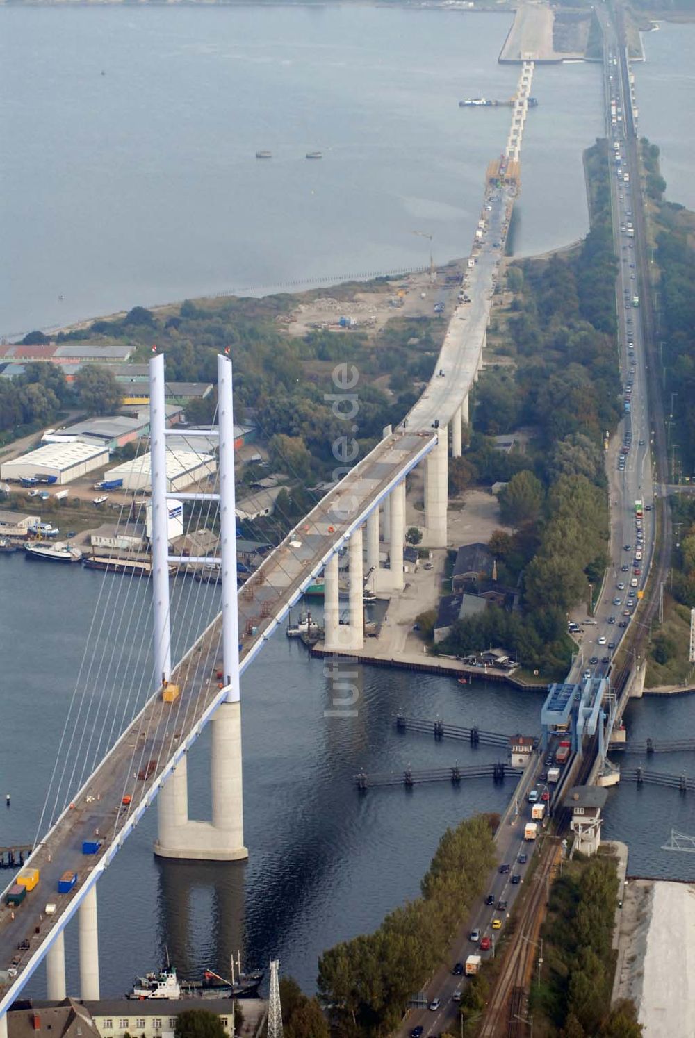 Stralsund von oben - Rügendamm Brücke/größtes deutsches Brückenbauvorhaben