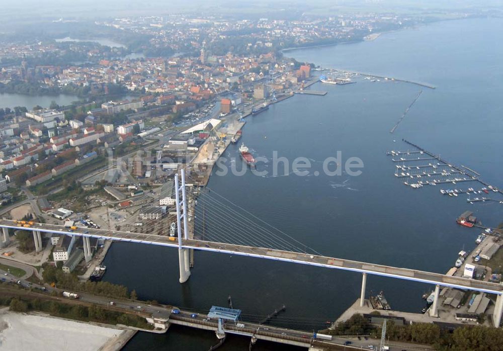 Luftaufnahme Stralsund - Rügendamm Brücke/größtes deutsches Brückenbauvorhaben