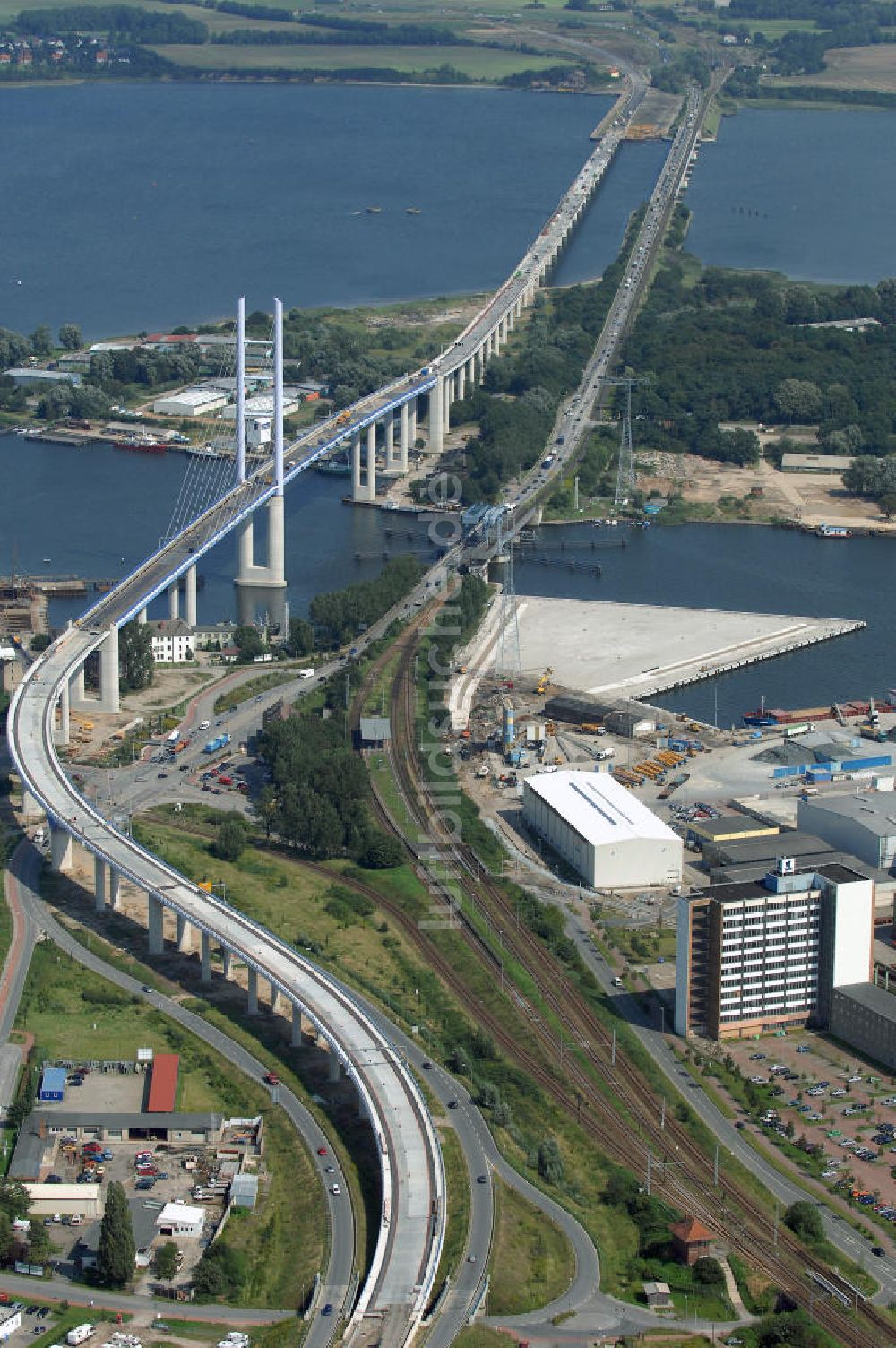 Stralsund von oben - Rügendamm Brücke/größtes deutsches Brückenbauvorhaben