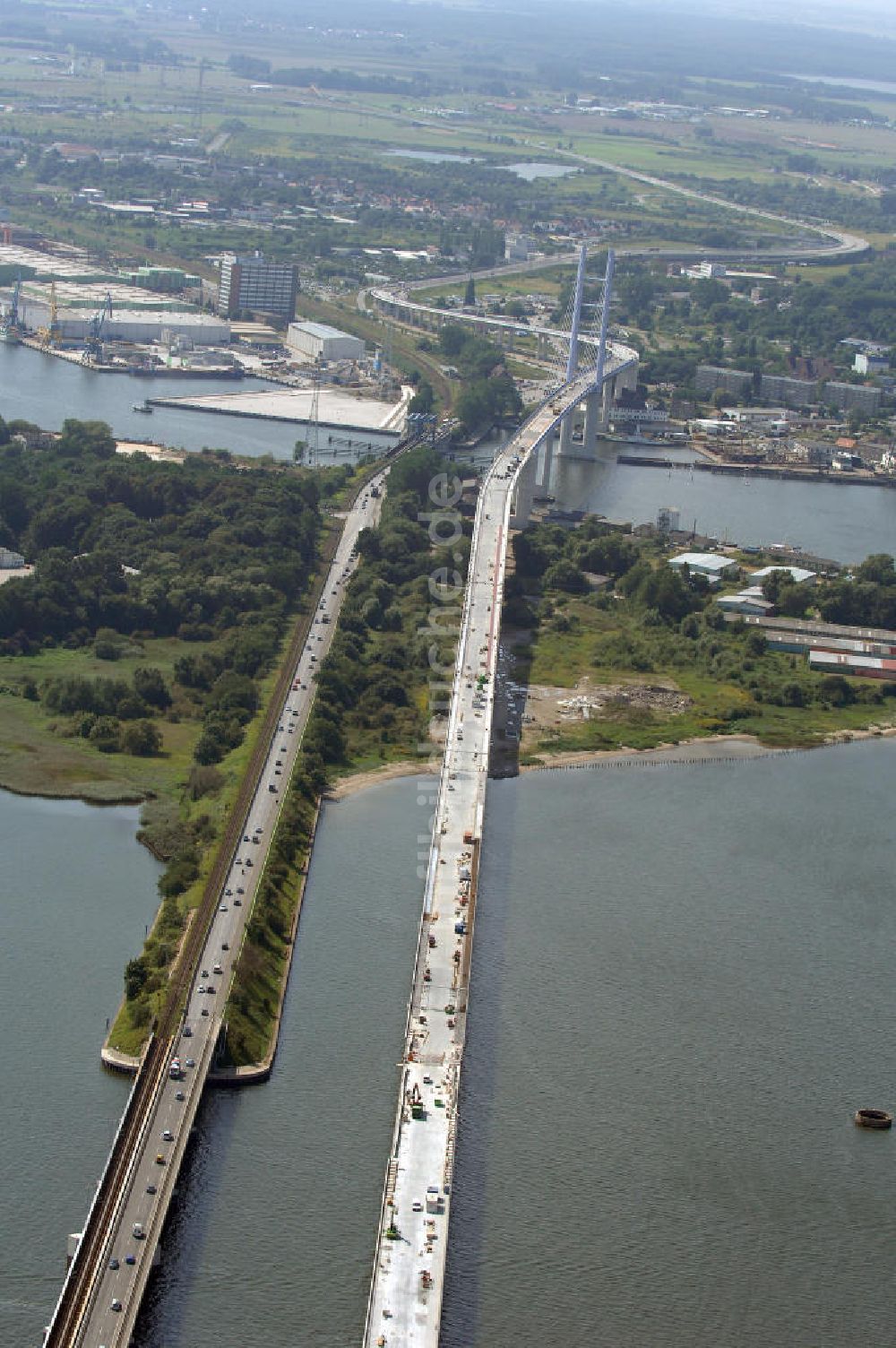 Stralsund von oben - Rügendamm Brücke/größtes deutsches Brückenbauvorhaben