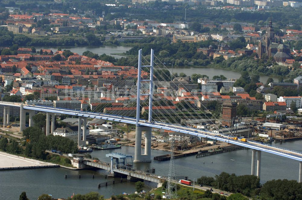 Stralsund von oben - Rügendamm Brücke/größtes deutsches Brückenbauvorhaben