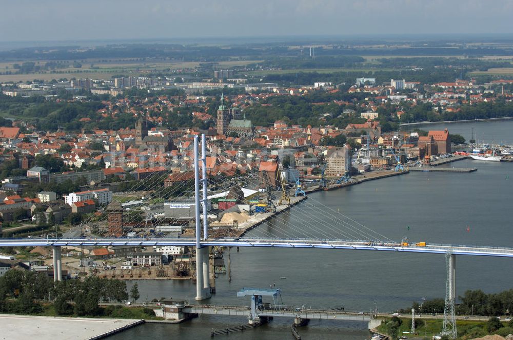 Luftaufnahme Stralsund - Rügendamm Brücke/größtes deutsches Brückenbauvorhaben