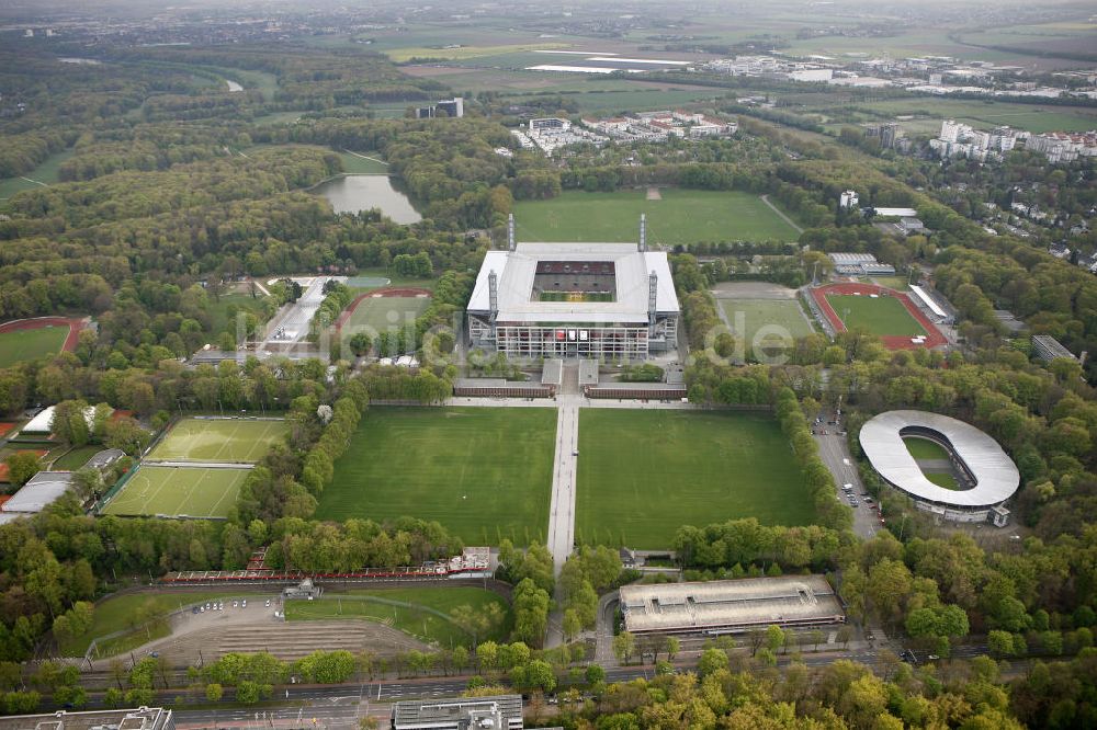 Köln von oben - Rhein Energie Stadion Köln