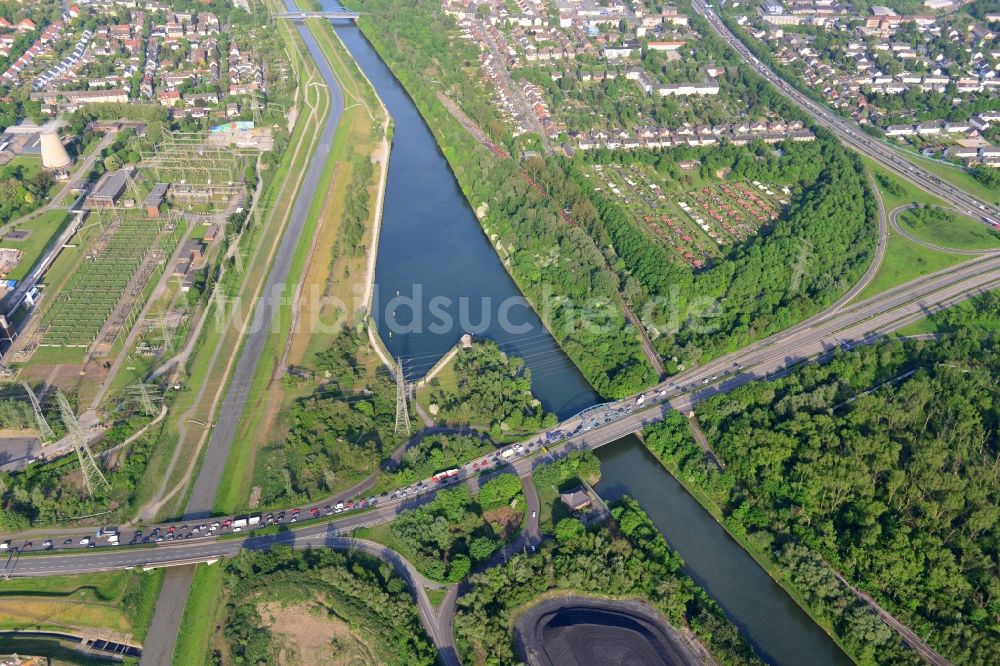 Luftaufnahme Essen - Rhein-Herne-Kanal in Essen im Bundesland Nordrhein-Westfalen