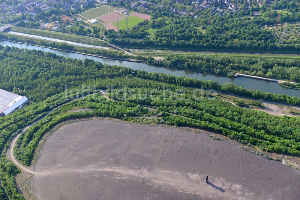 Essen von oben - Rhein-Herne-Kanal in Essen im Bundesland Nordrhein-Westfalen