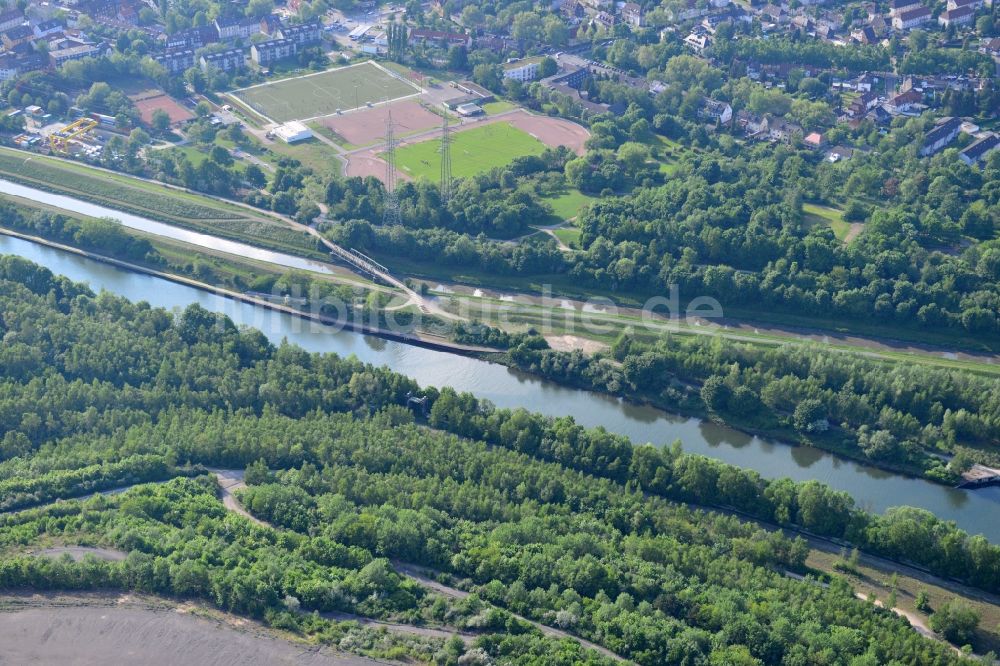 Essen aus der Vogelperspektive: Rhein-Herne-Kanal in Essen im Bundesland Nordrhein-Westfalen