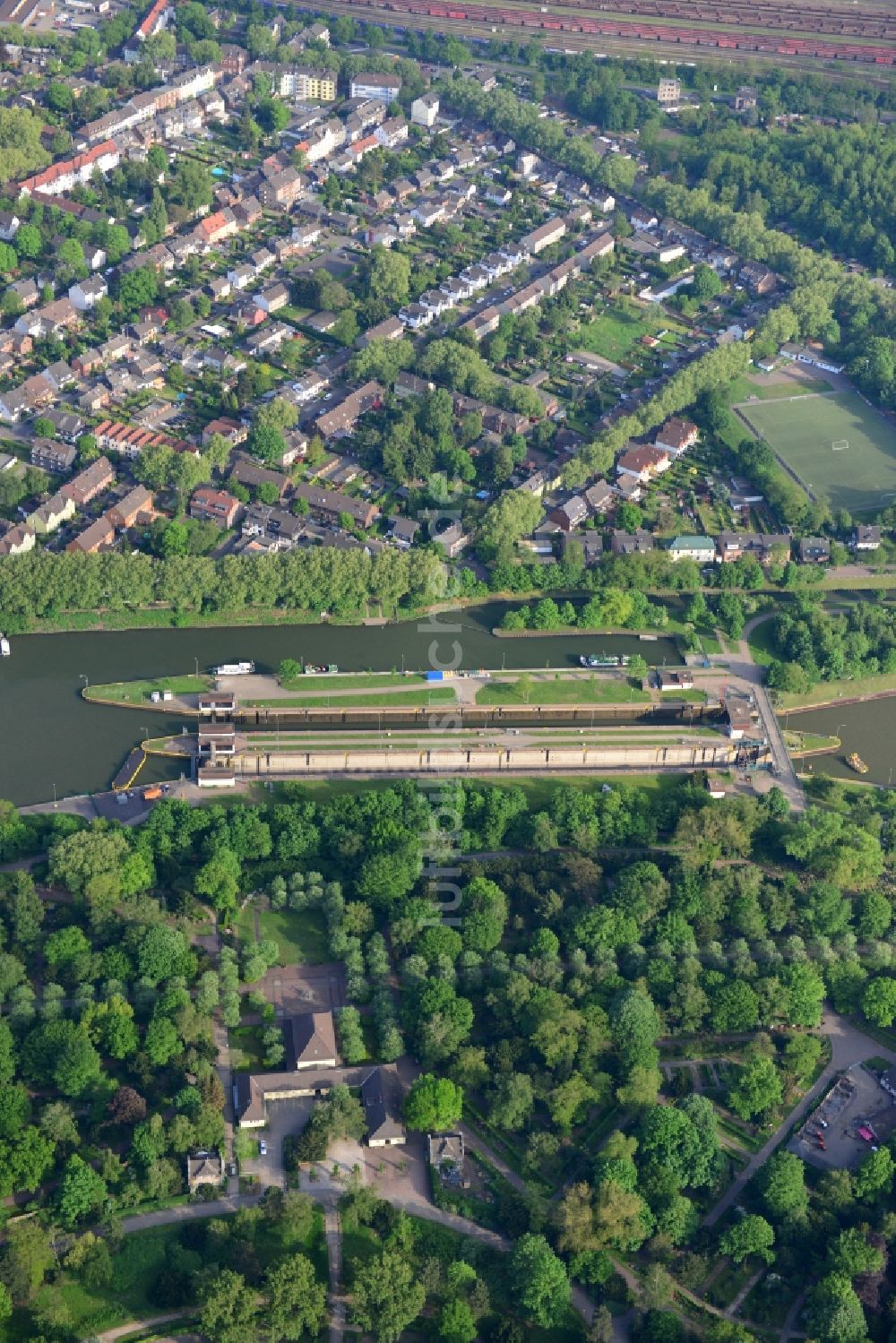 Oberhausen von oben - Rhein-Herne-Kanal in Oberhausen im Bundesland Nordrhein-Westfalen