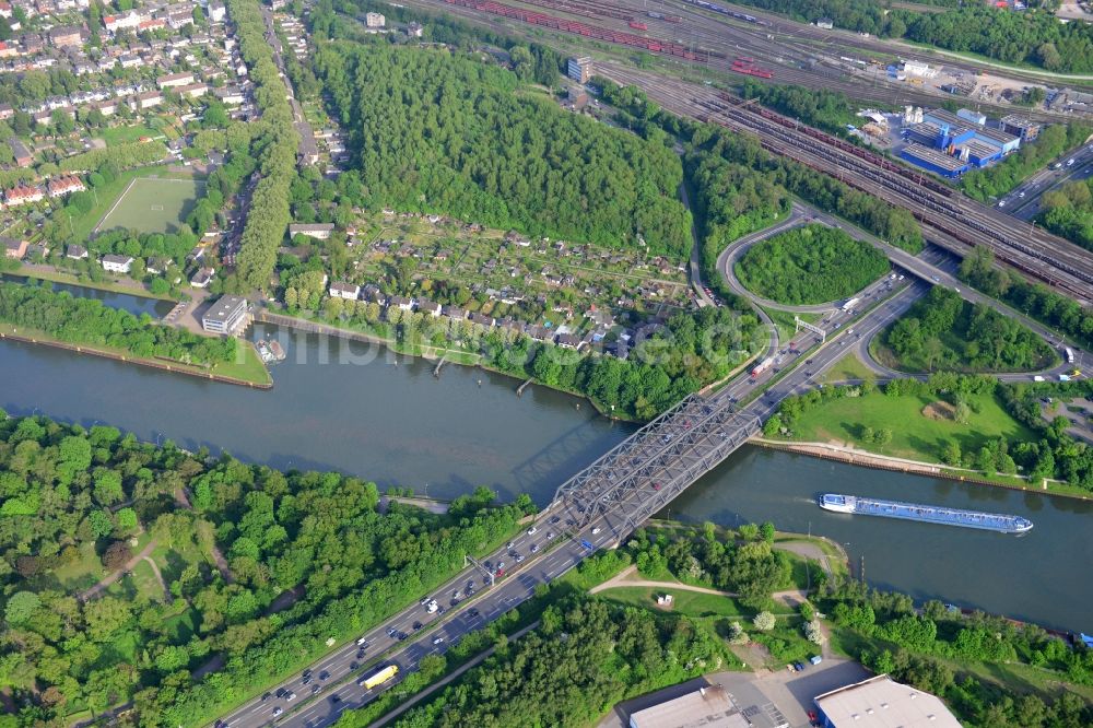 Duisburg aus der Vogelperspektive: Rhein-Herne-Kanal in Oberhausen im Bundesland Nordrhein-Westfalen