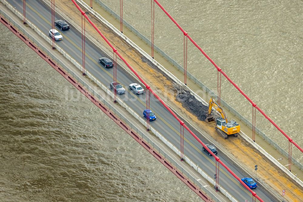 Emmerich von oben - Rheinbrücke Emmerich in Nordrhein-Westfalen