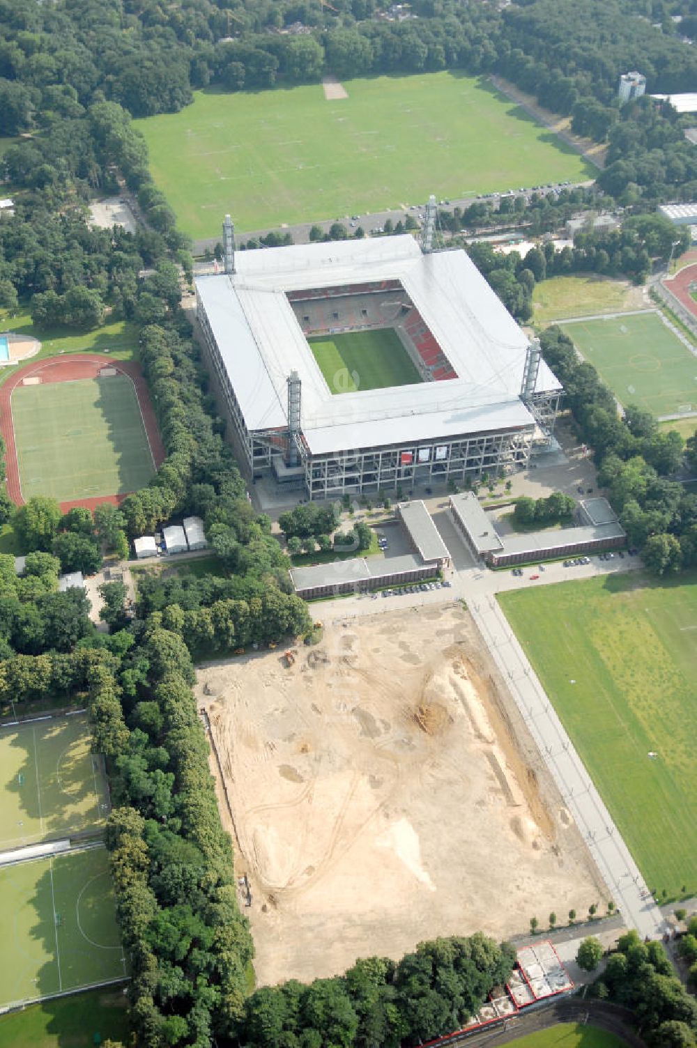 Luftbild KÖLN - RheinEnergieStadion in Köln