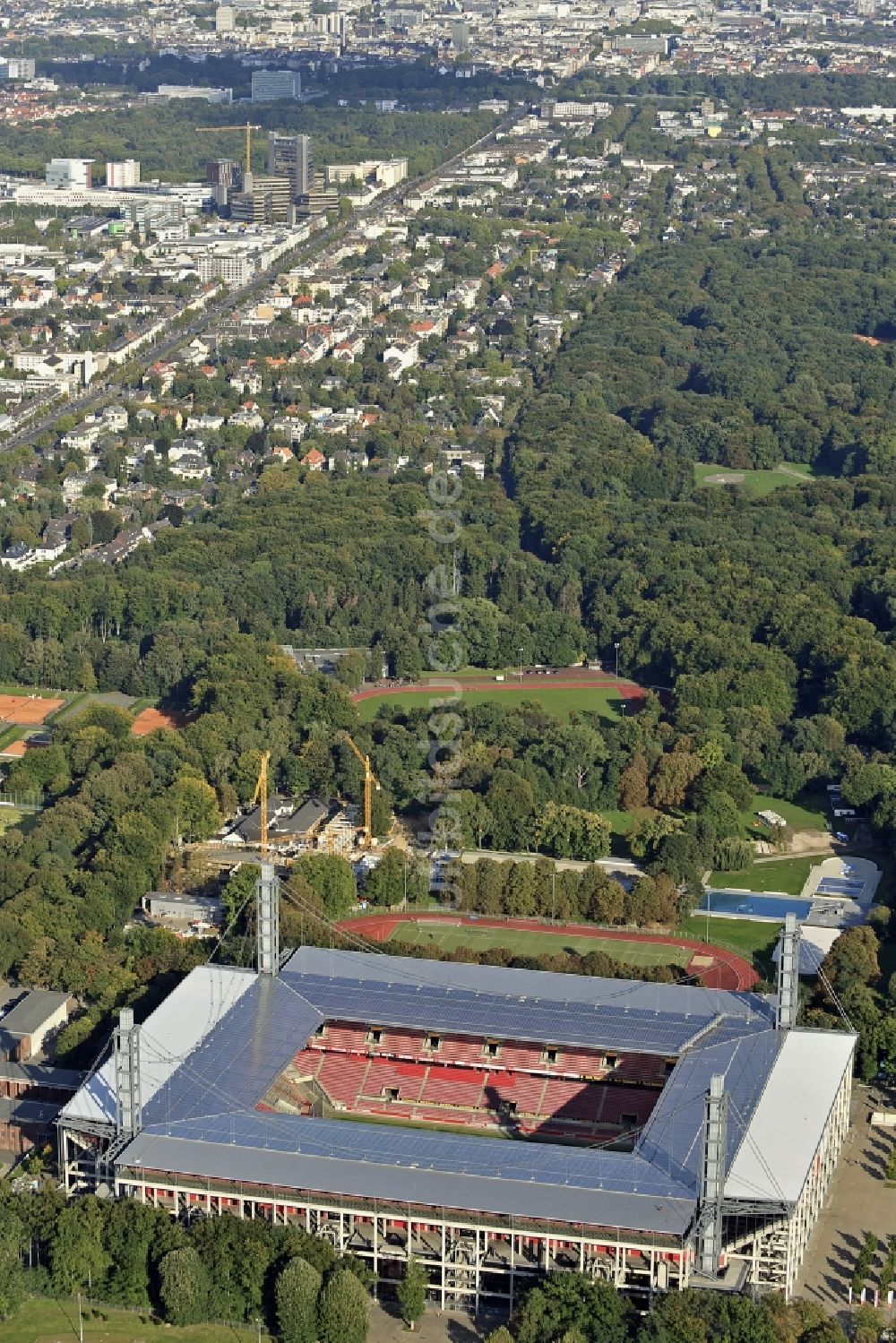 Köln von oben - RheinEnergieStadion im Stadtteil Müngersdorf in Köln im Bundesland Nordrhein-Westfalen