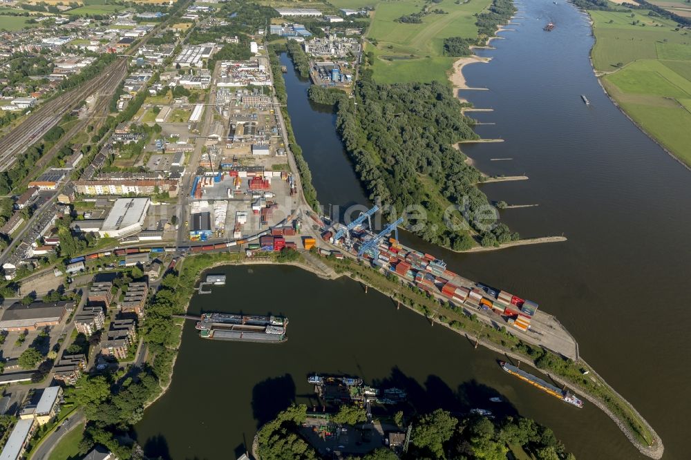 Emmerich am Rhein von oben - Rheinhafen und Container Terminal Emmerich bei Emmerich am Rhein am Niederrhein in Nordrhein- Westfalen