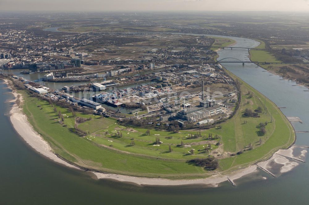 Düsseldorf von oben - Rheinschleife im Stadtgebiet von Düsseldorf in Nordrhein-Westfalen