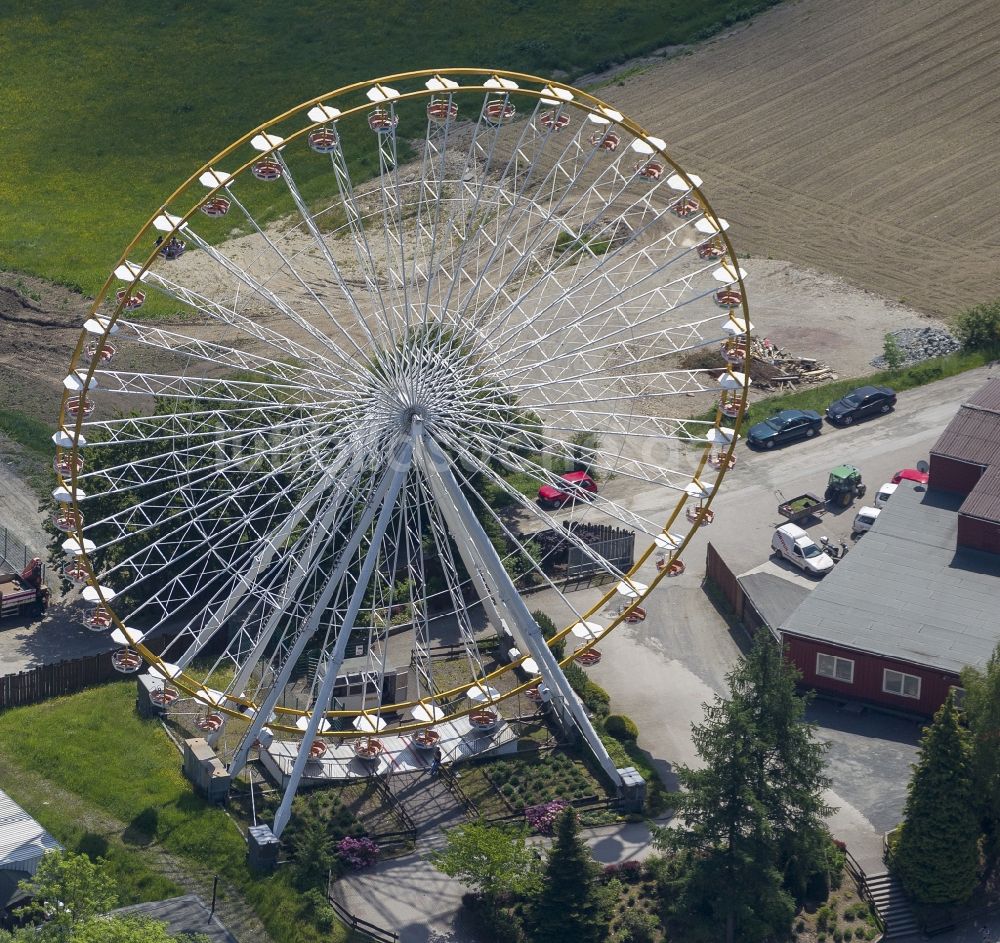 Luftbild Bestwig - Riesenrad auf dem Gelände des Fort Fun Abenteuerland in Bestwig im Bundesland Nordrhein-Westfalen