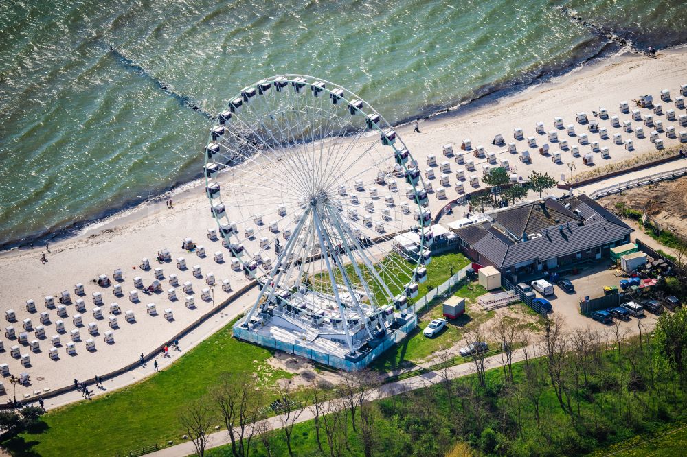 Luftbild Grömitz - Riesenrad La Noria am Strand in Grömitz im Bundesland Schleswig-Holstein, Deutschland