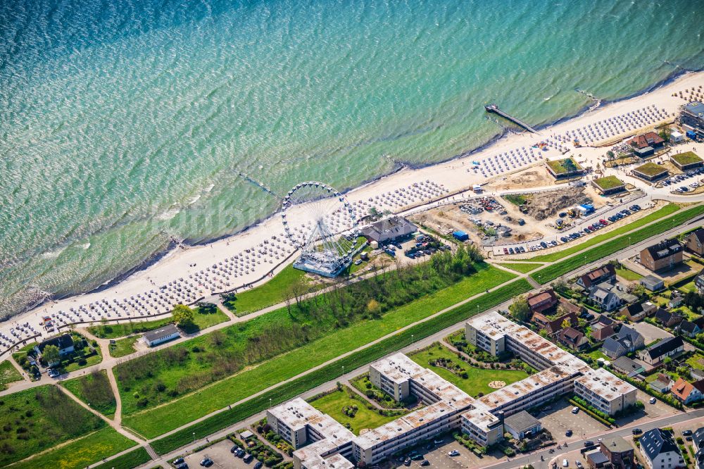 Luftaufnahme Grömitz - Riesenrad La Noria am Strand in Grömitz im Bundesland Schleswig-Holstein, Deutschland