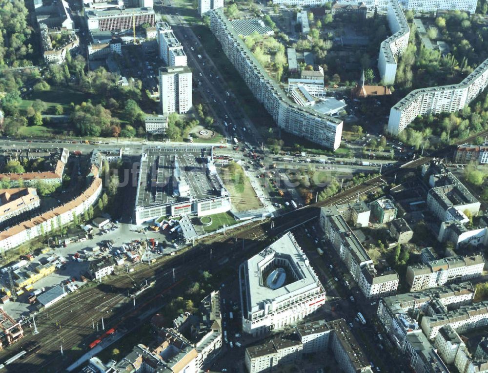 Luftbild Berlin - Lichtenberg - Ring-Center II der ECE Hamburg nach der Eröffnung des zweiten Bauabschnittes an der Frankfurter Allee in Berlin.