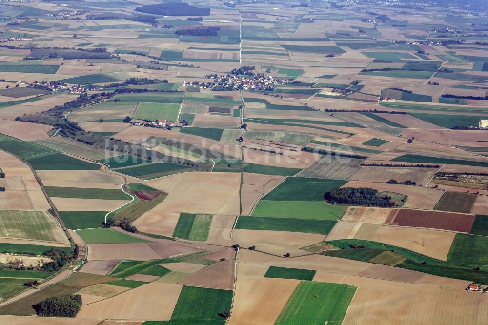 Großmehring aus der Vogelperspektive: Römerstraße zwischen Kösching und Pförring bei Theissing bei Großmehring im Bundesland Bayern