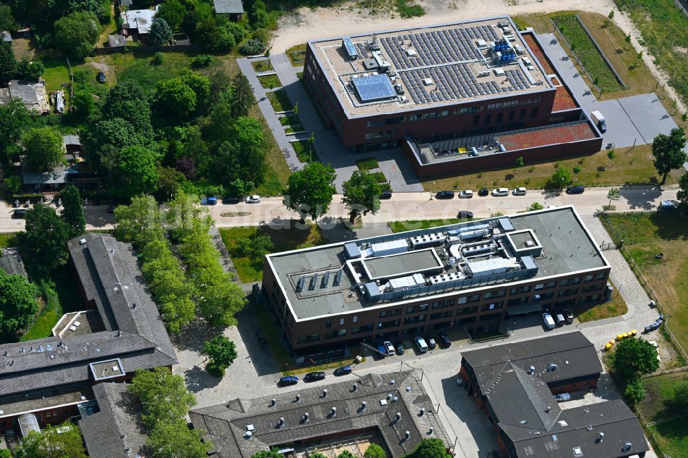 Berlin von oben - Robert-von-Ostertag-Haus des Institut für Virologie und Immunologie in Berlin, Deutschland