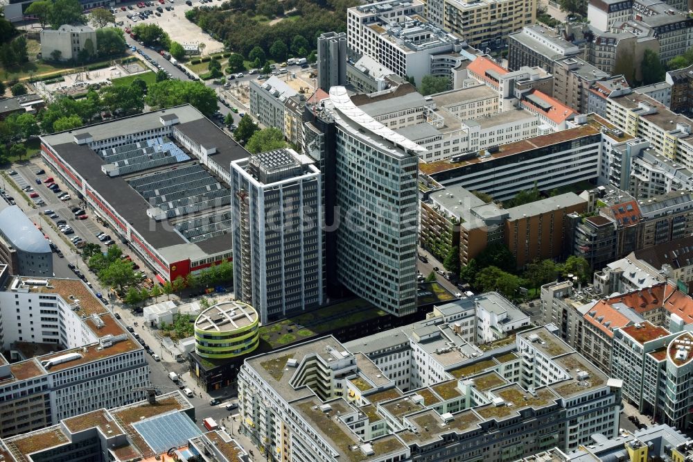 Berlin aus der Vogelperspektive: Rocket Tower - GSW- Hochhaus- Ensemble der Charlottenstraße - Rudi-Dutschke-Straße - Markgrafenstraße im Stadtteil Kreuzberg in Berlin