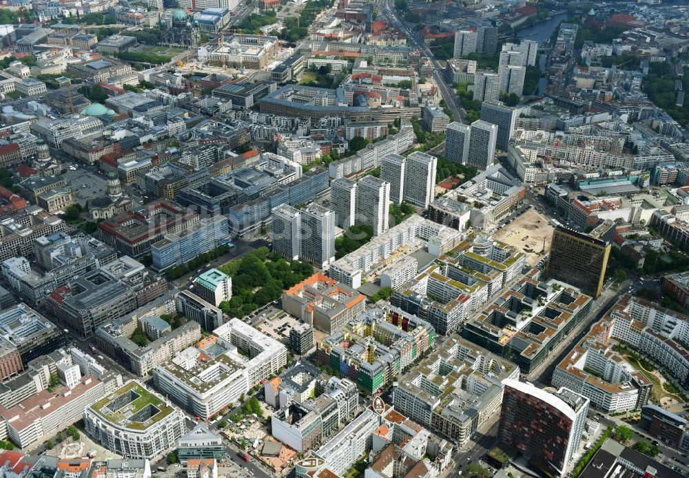 Berlin aus der Vogelperspektive: Rocket Tower - GSW- Hochhaus- Ensemble der Charlottenstraße - Rudi-Dutschke-Straße - Markgrafenstraße im Stadtteil Kreuzberg in Berlin