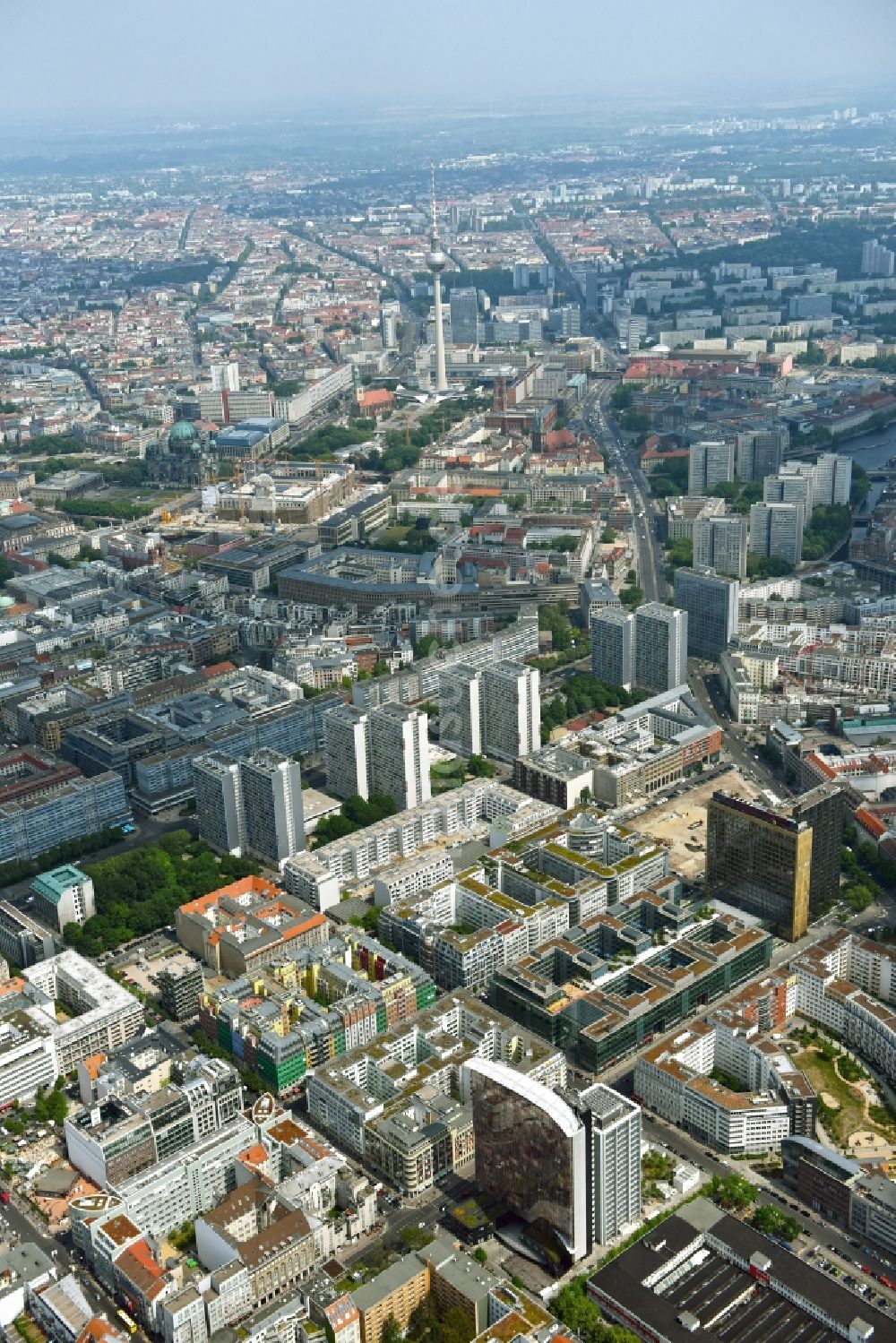 Luftbild Berlin - Rocket Tower - GSW- Hochhaus- Ensemble der Charlottenstraße - Rudi-Dutschke-Straße - Markgrafenstraße im Stadtteil Kreuzberg in Berlin