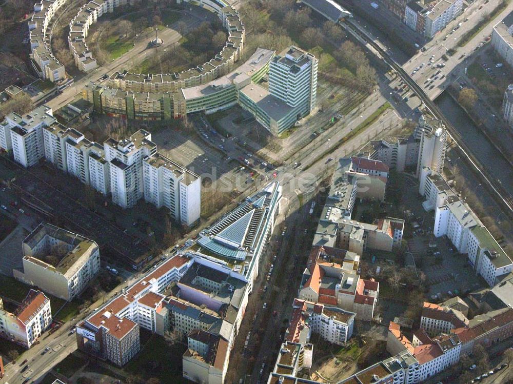 Luftaufnahme Berlin - Kreuzberg - Rohgebäude des Pateivorstandes der SPD am Mehringplatz Hallesches Ufer in Berlin Kreutzberg